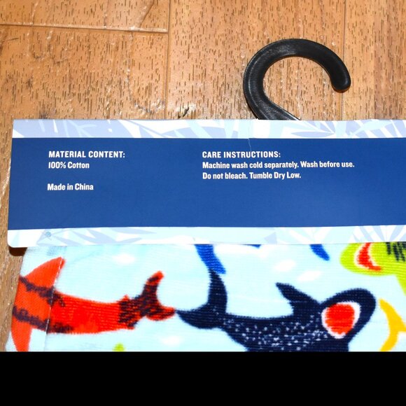 NWT Tommy Bahama Shark Print Kids Hooded Towel 24" x 48" - Picture 3 of 5